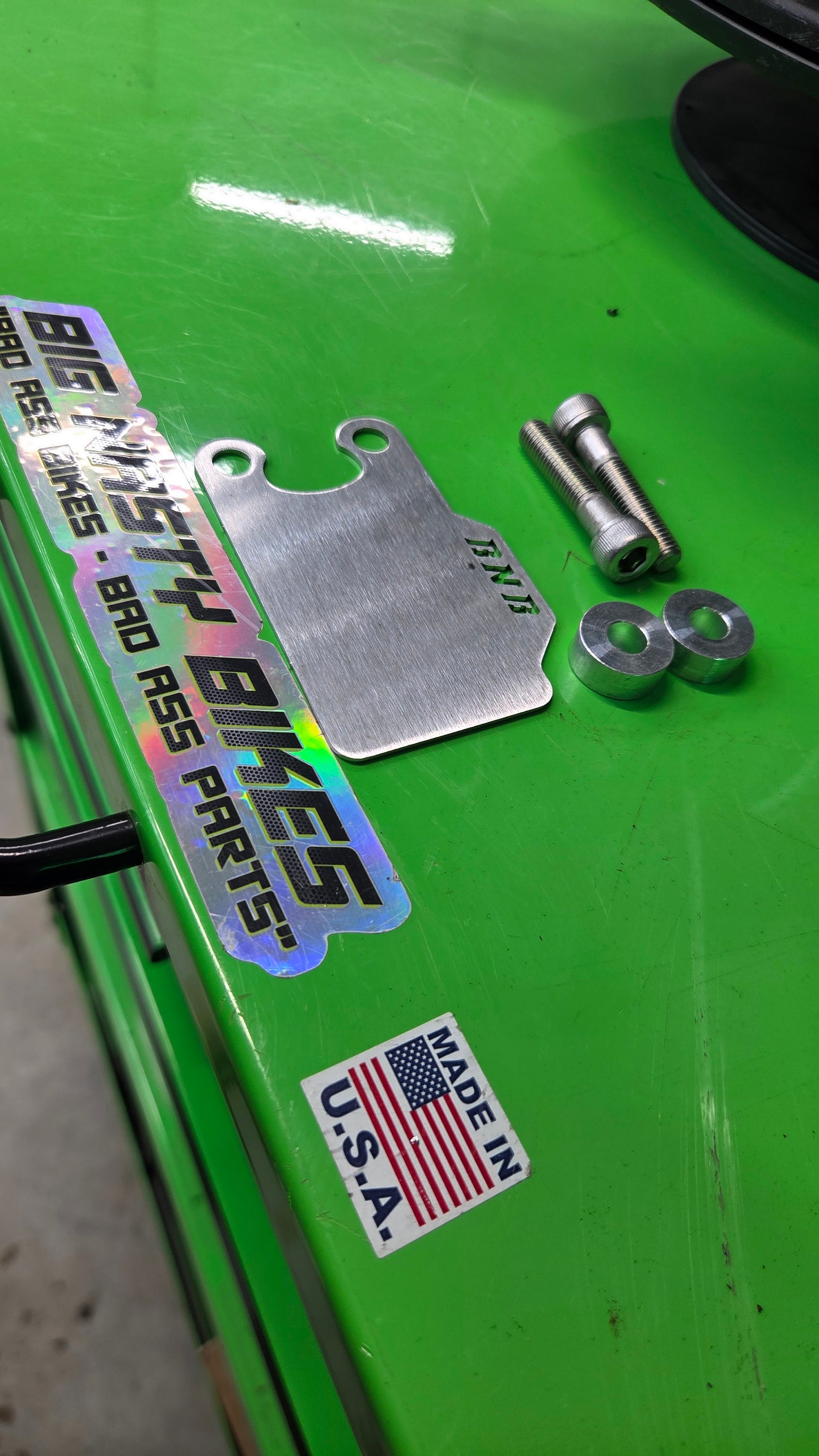 Center Bar Tach Mount Kit