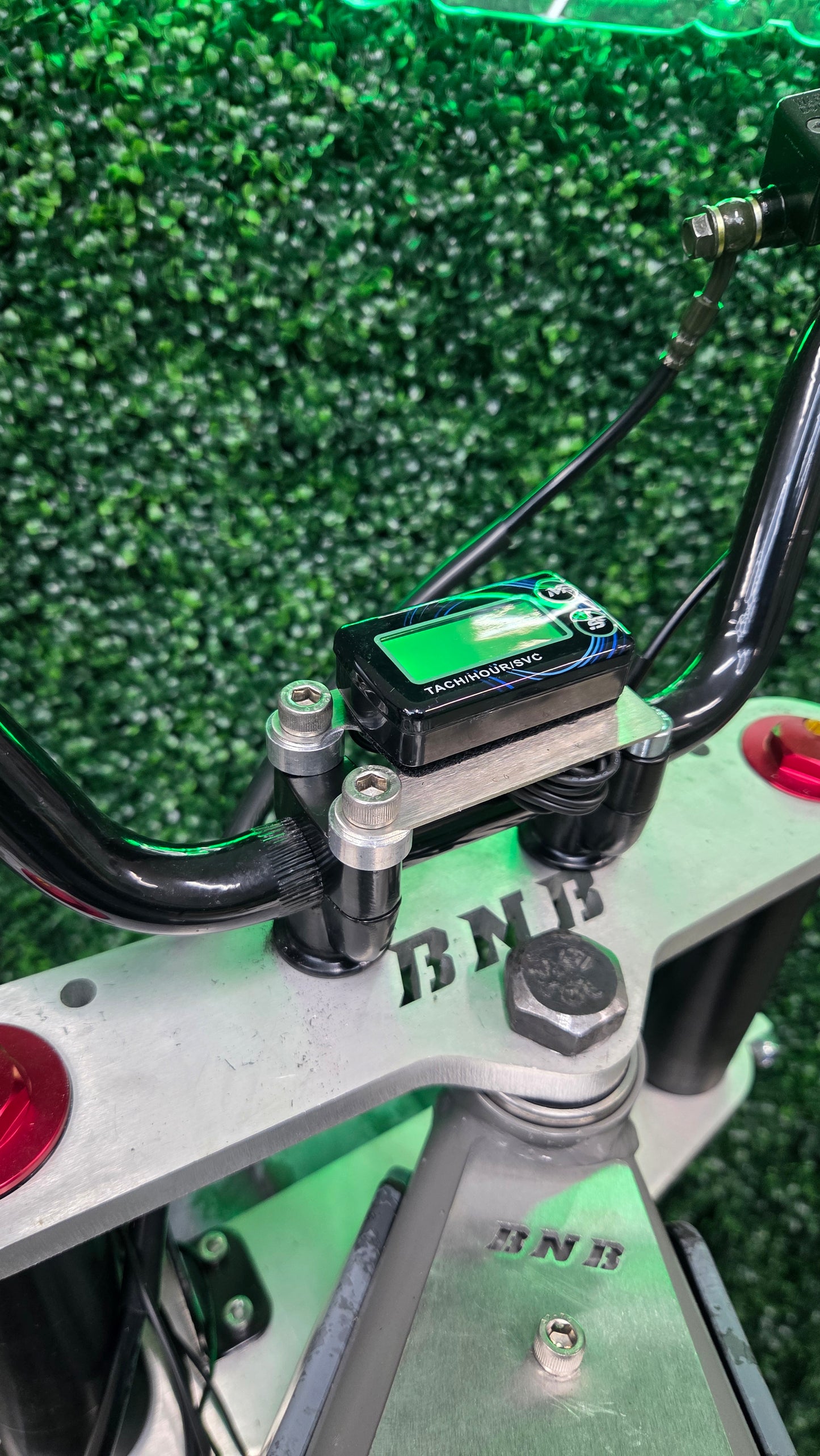 Center Bar Tach Mount Kit